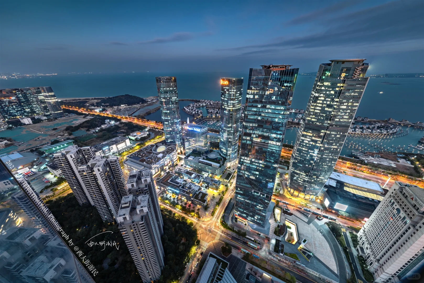 为什么厦门一个旅游城市经济会这么发达？