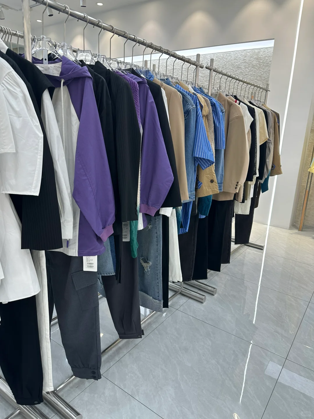 广州全品类女装货源 卫衣 休闲裤 外套 连衣