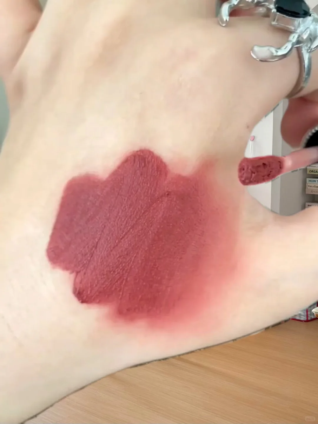 ?韩国神级染发膏！黑发红唇锁死它? ?