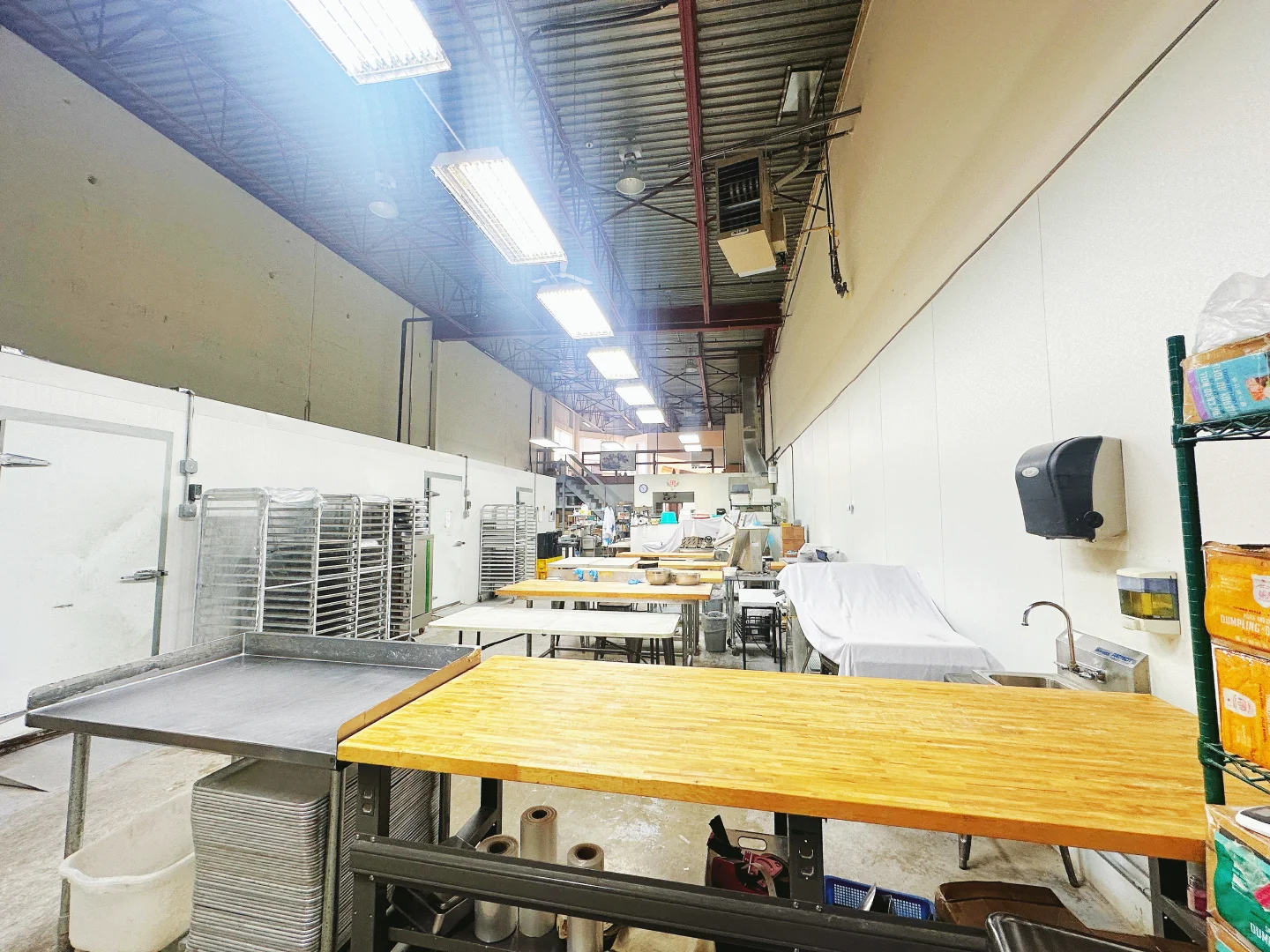 南温哥华优质食品制造企业出售|盈利稳健