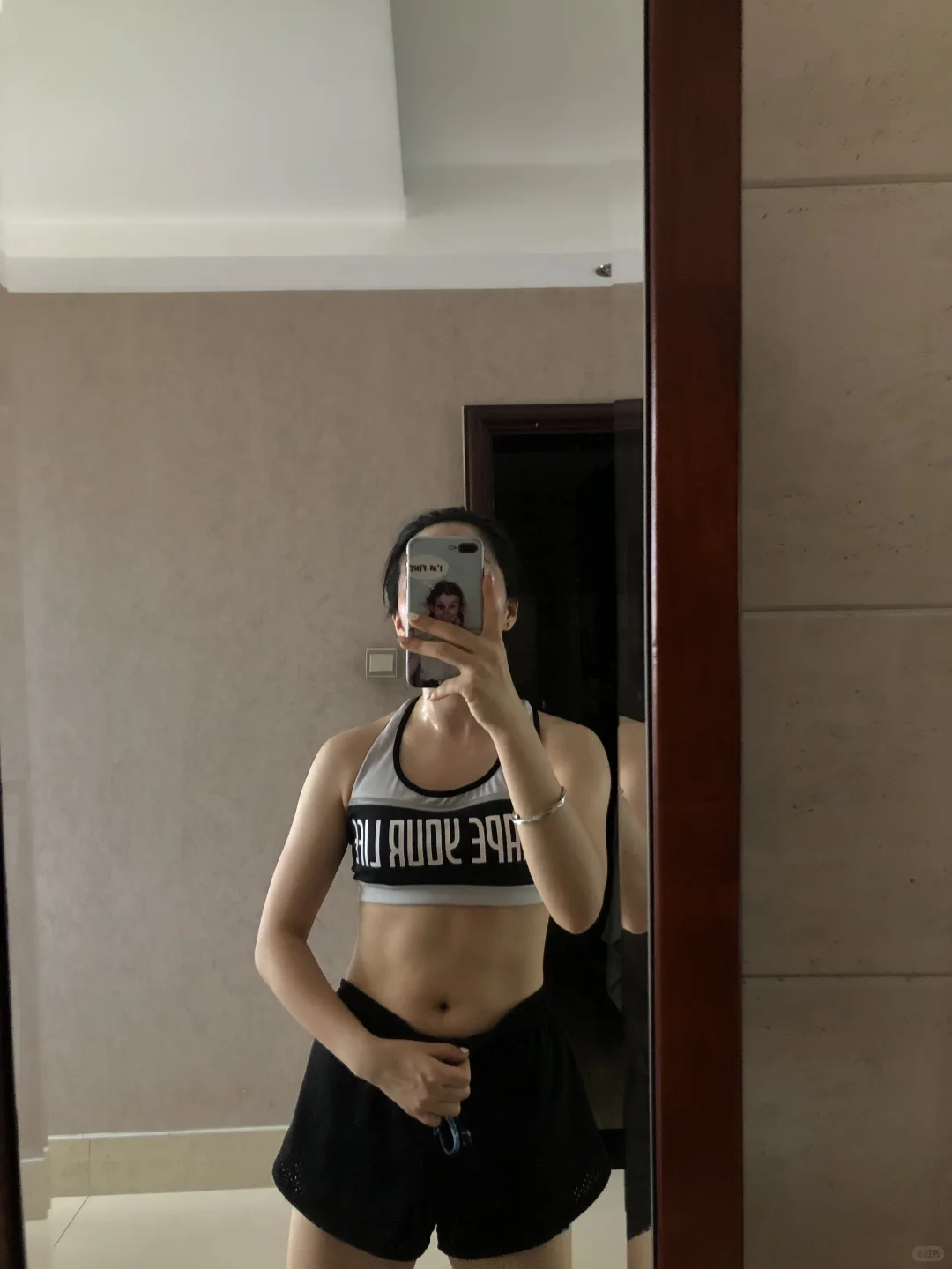 从古到今，人人都爱英姿勃发，欣欣向荣。