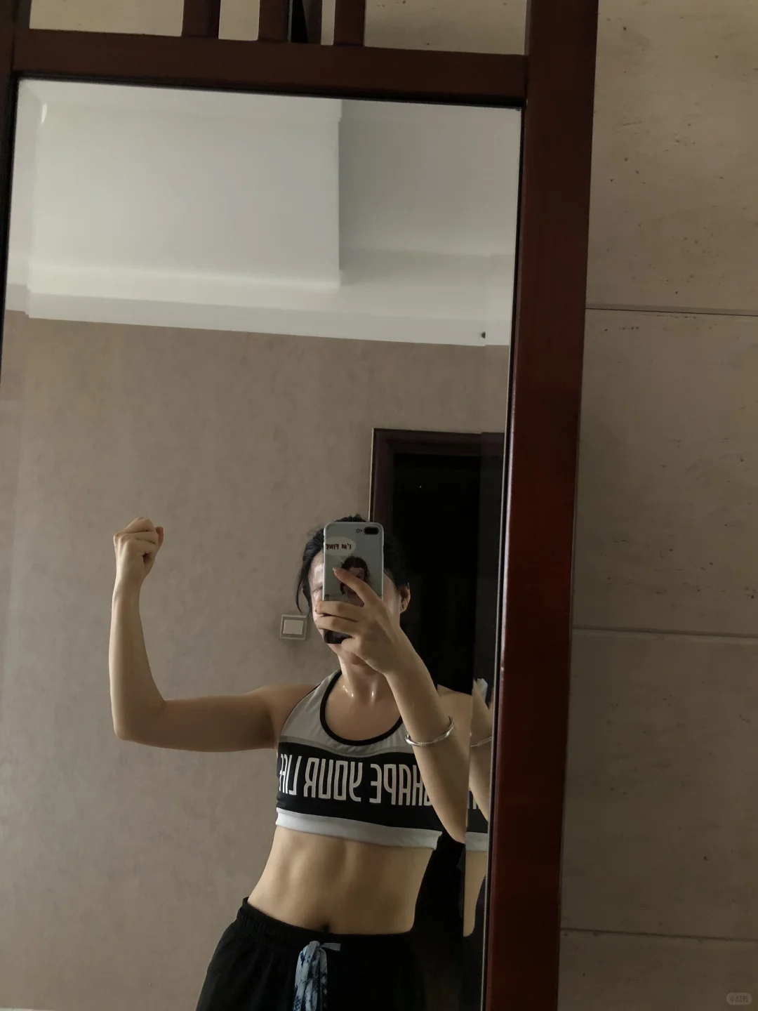 从古到今，人人都爱英姿勃发，欣欣向荣。