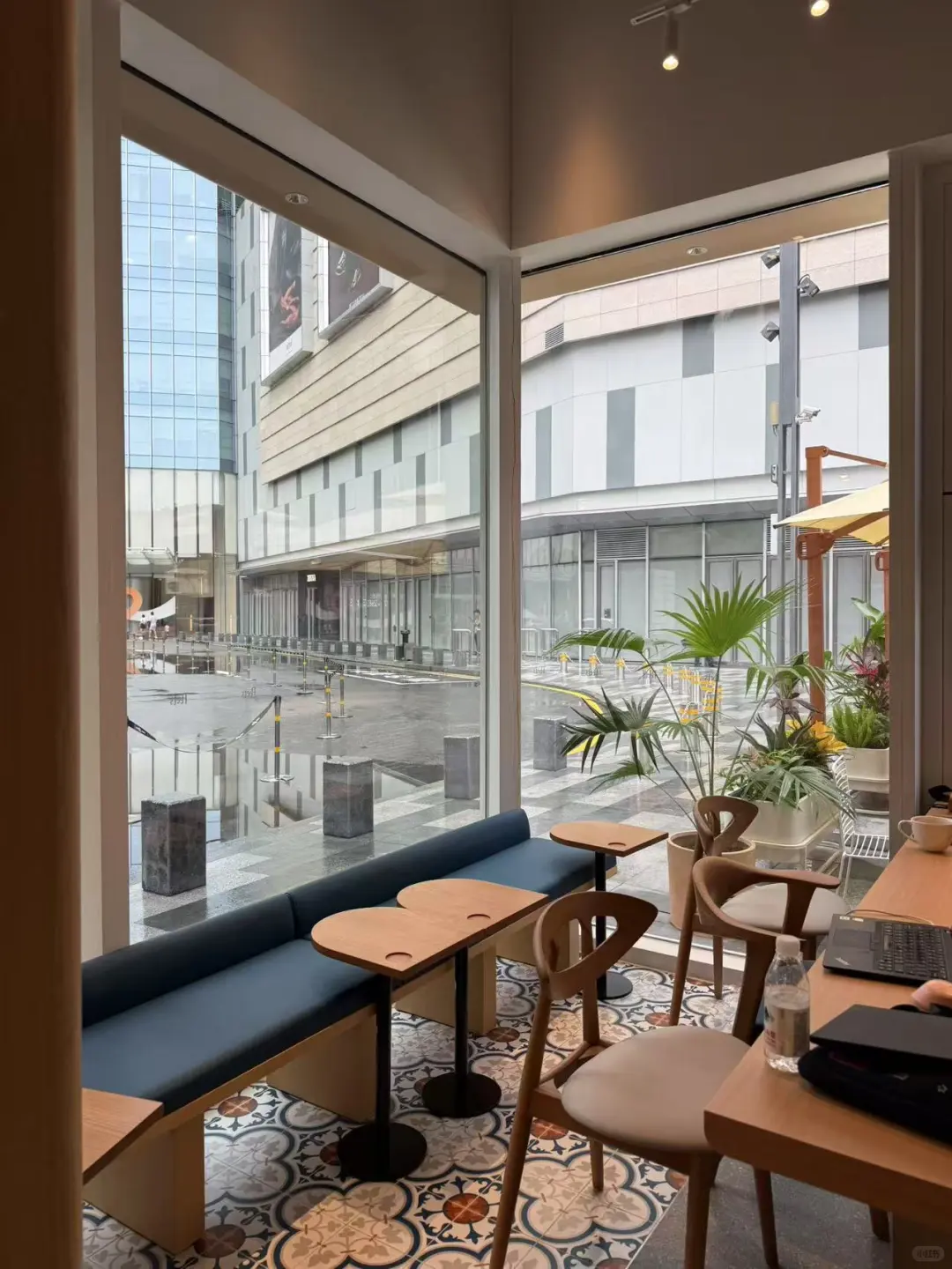 餐饮案例｜皮爷咖啡装修落地