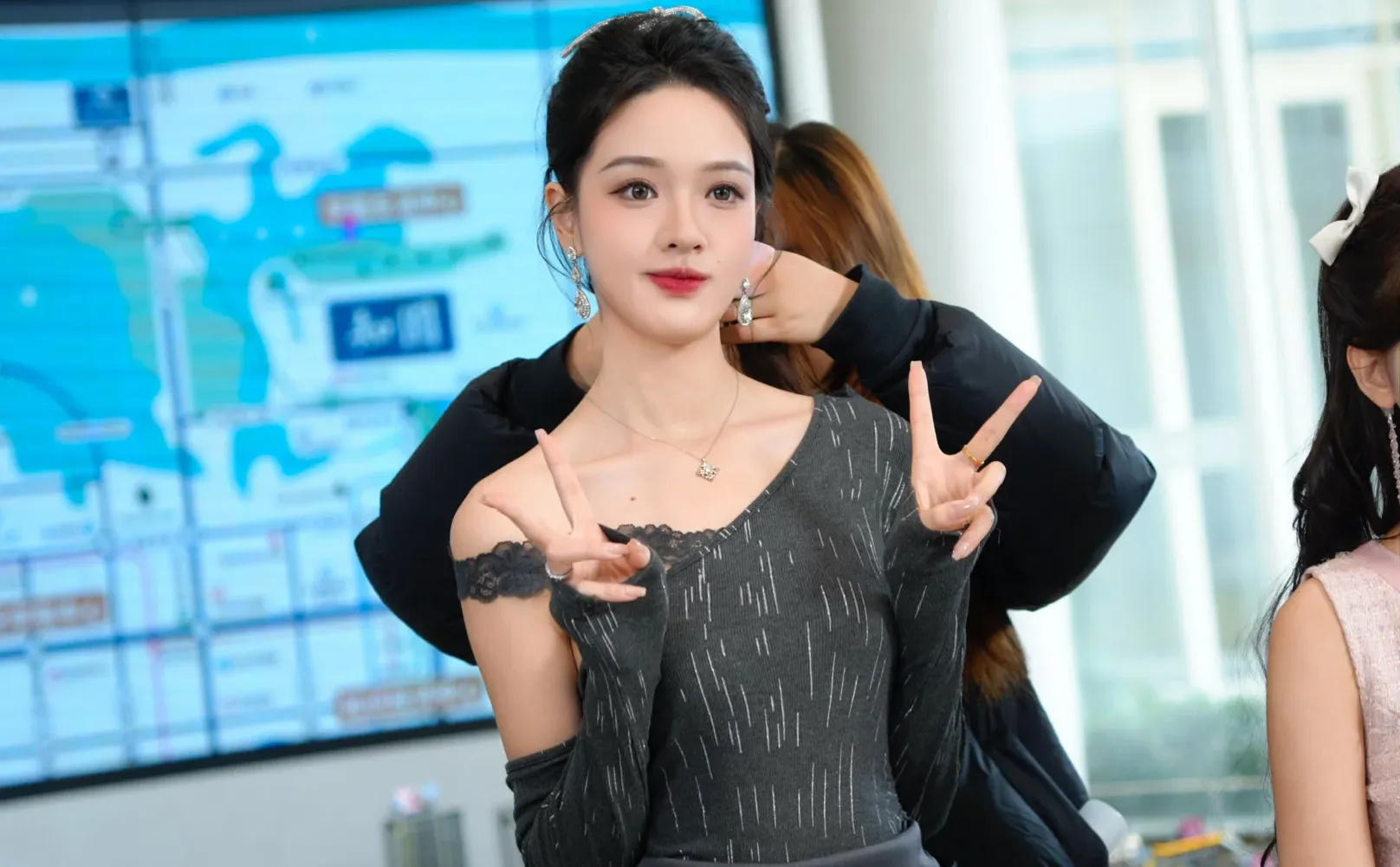 这位是新人女演员吗 好像没见过