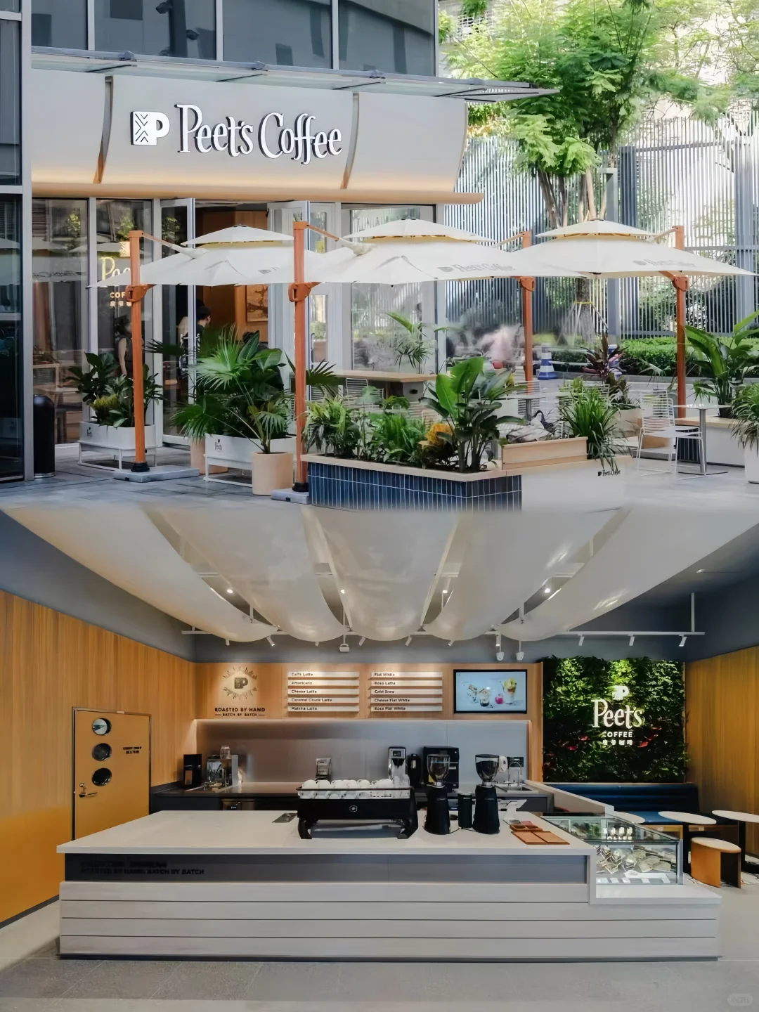 餐饮案例｜皮爷咖啡装修落地