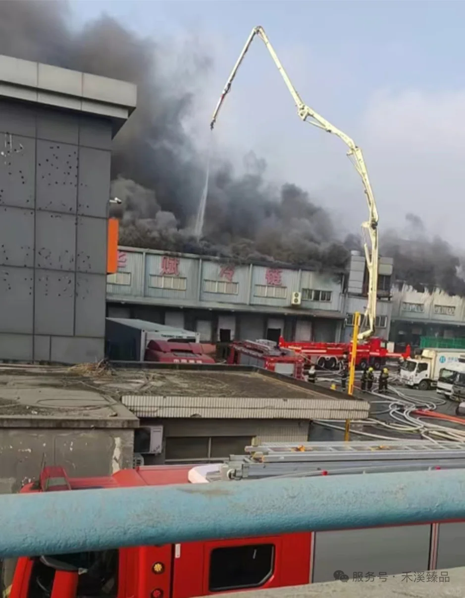 上海江阳市场旁华赋冷库火灾损失40亿？