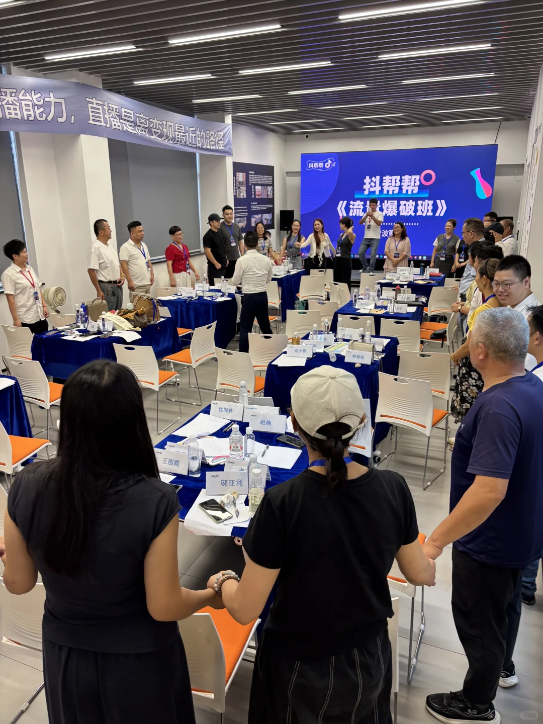 咖啡店越是没生意，就越要反向经营