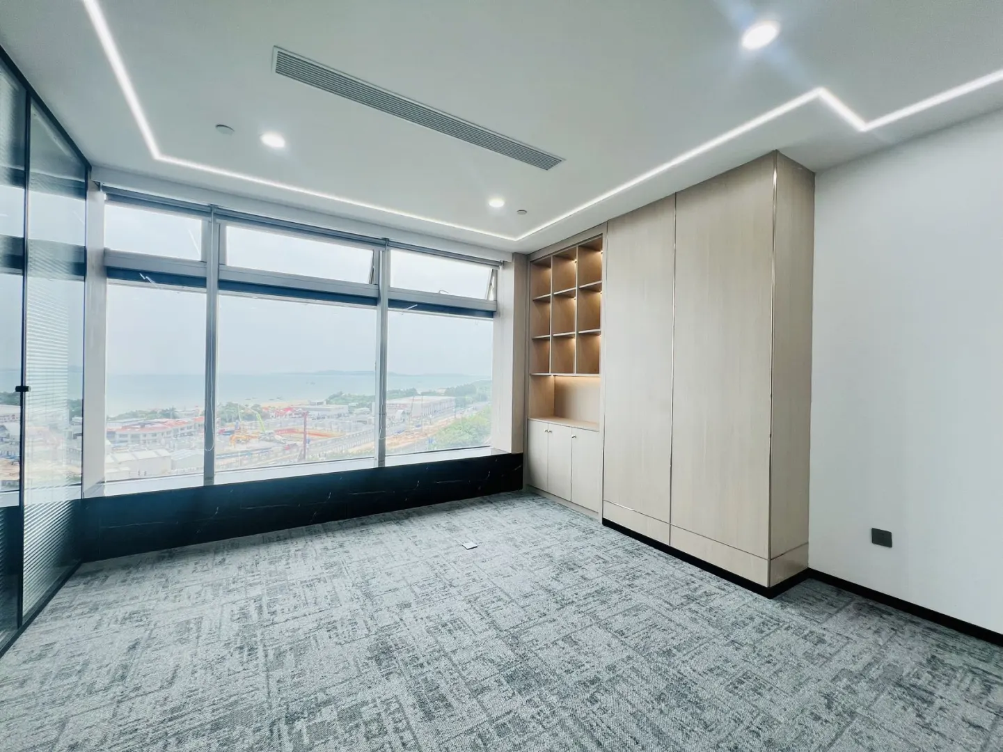 观音山210平3+1格局 地铁口 海景 特价直租