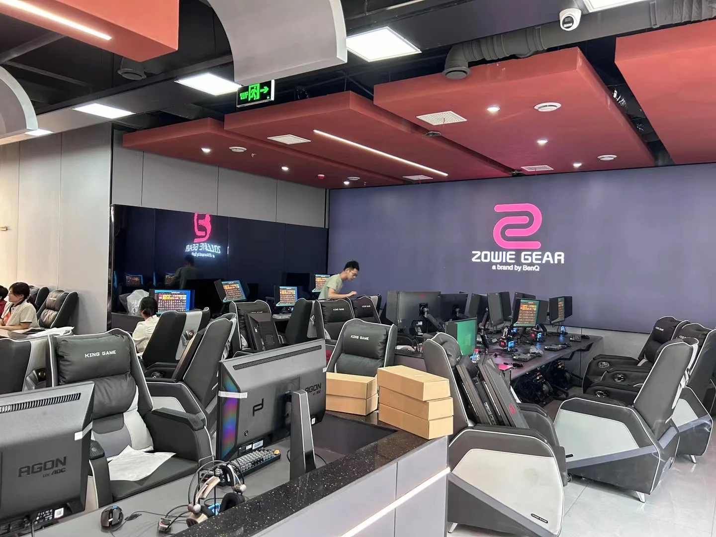 电竞馆针对客流量人群