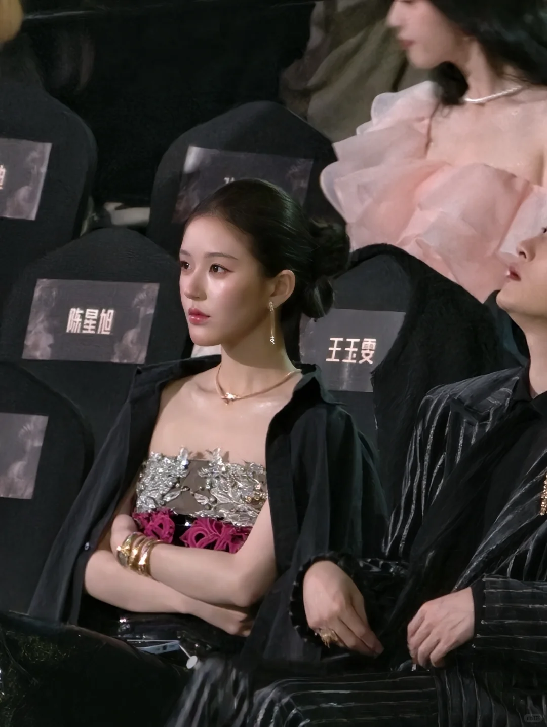 原相机就长这样的女人到底在质疑什么！！！