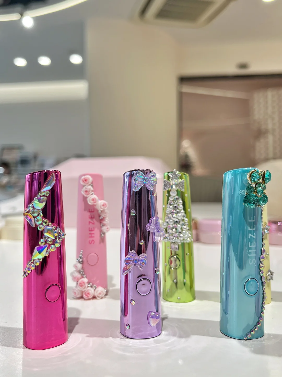 报告姐妹们 ，100种甲油胶的照灯时长测好了