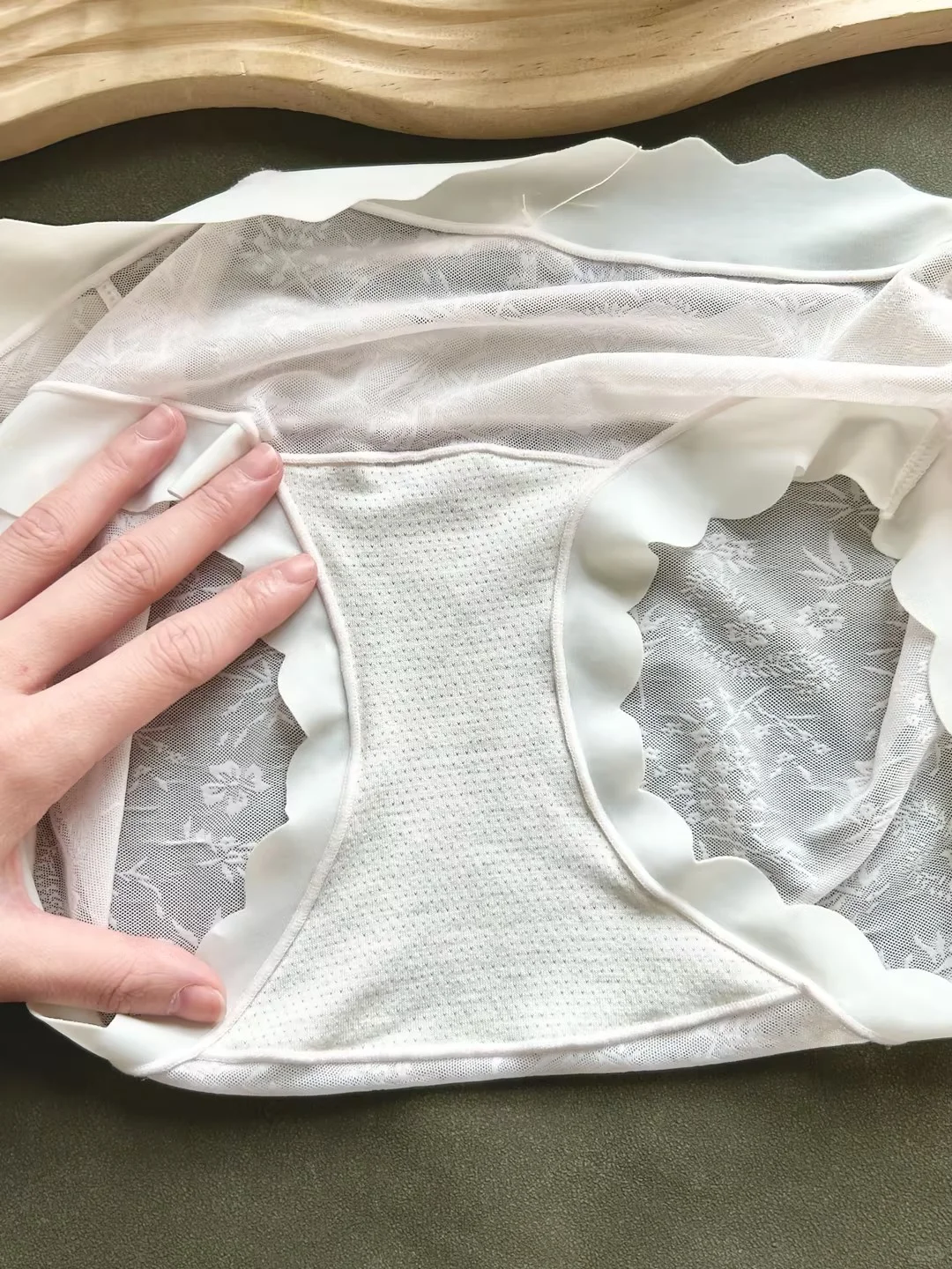 素颜也要精致感?提花内裤的浪漫暗号