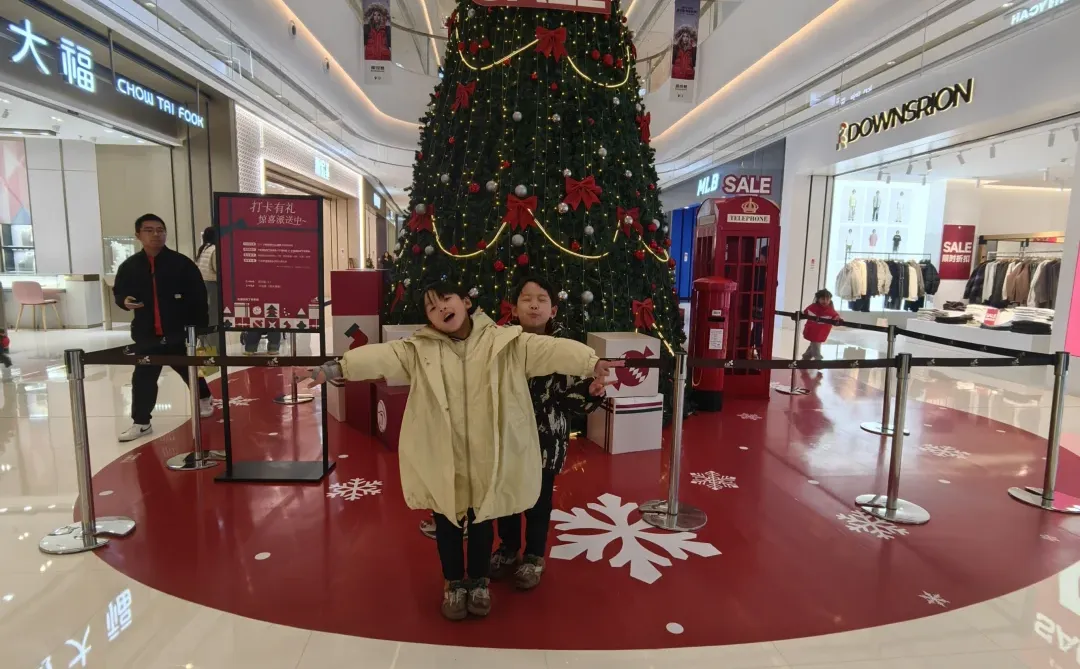 龙湖杭州丁桥天街 丁桥天街@龙湖杭州丁桥天街 双旦活动特别多，还有漂亮的圣诞树，