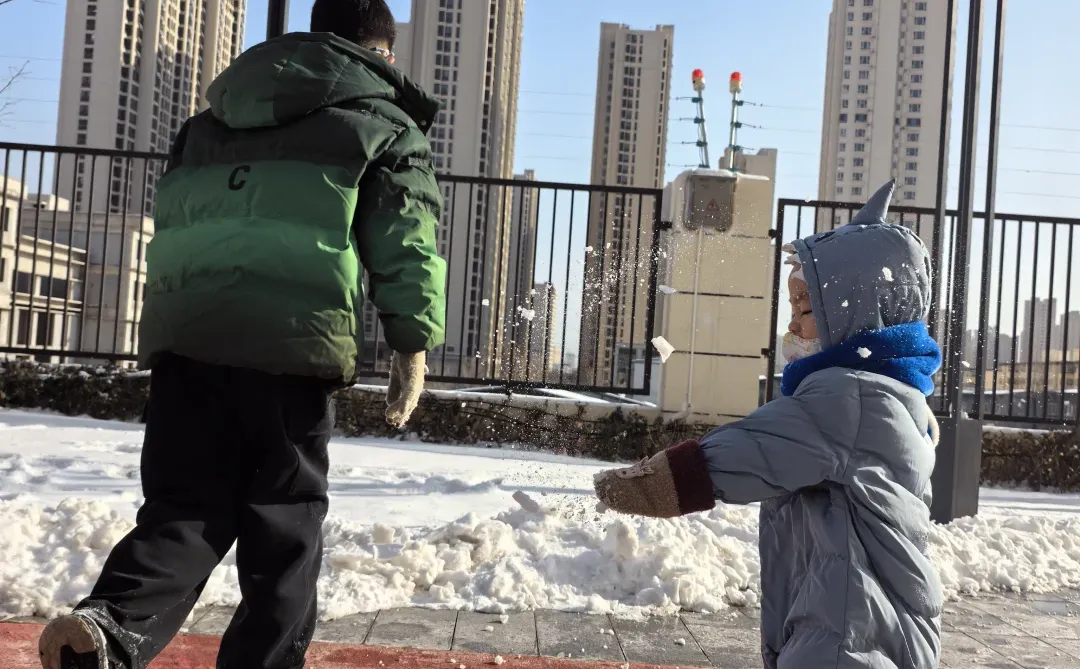 妈妈，雪是冰的！?