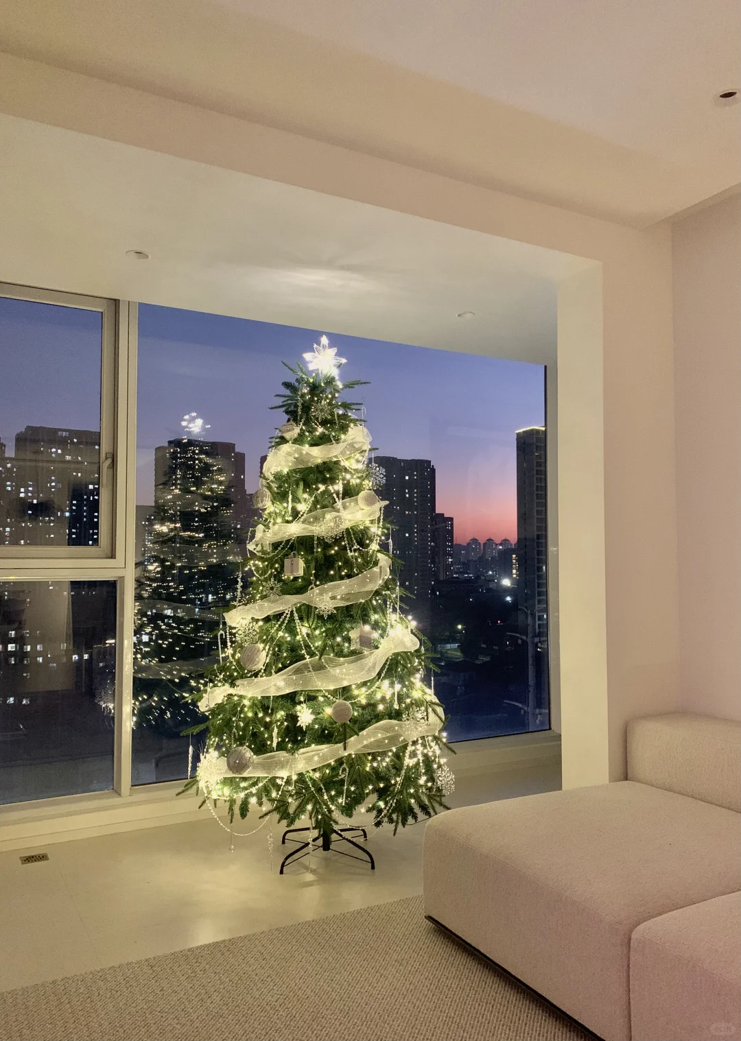 26岁有家了?屁点大