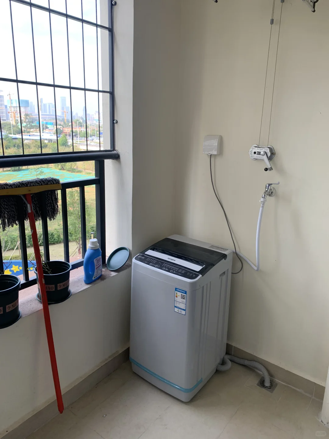 五象大唐果两房一厅配齐出租，价格1400元