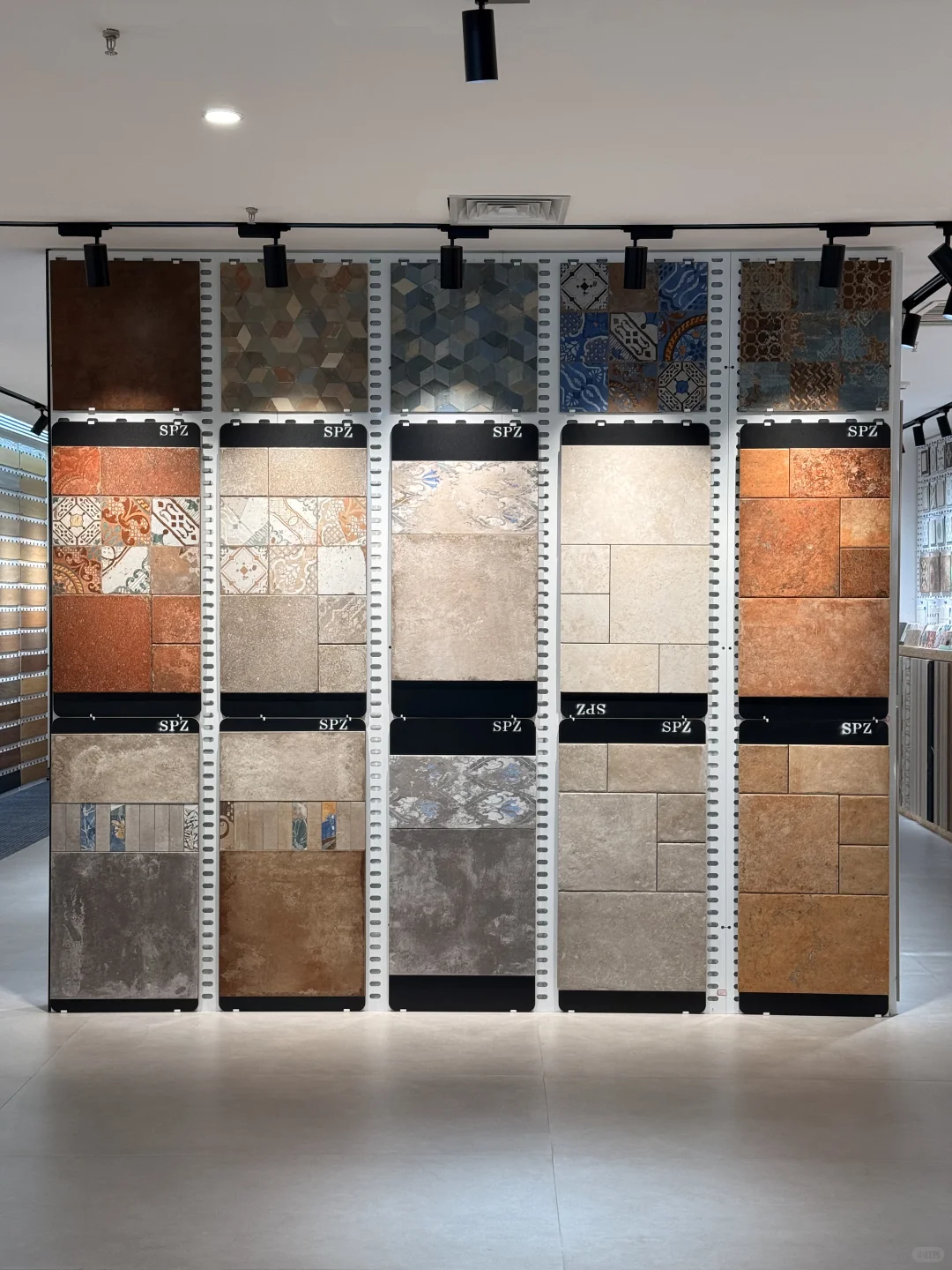 成都宝藏瓷砖店！实体店的服务，网购的价格⚡️