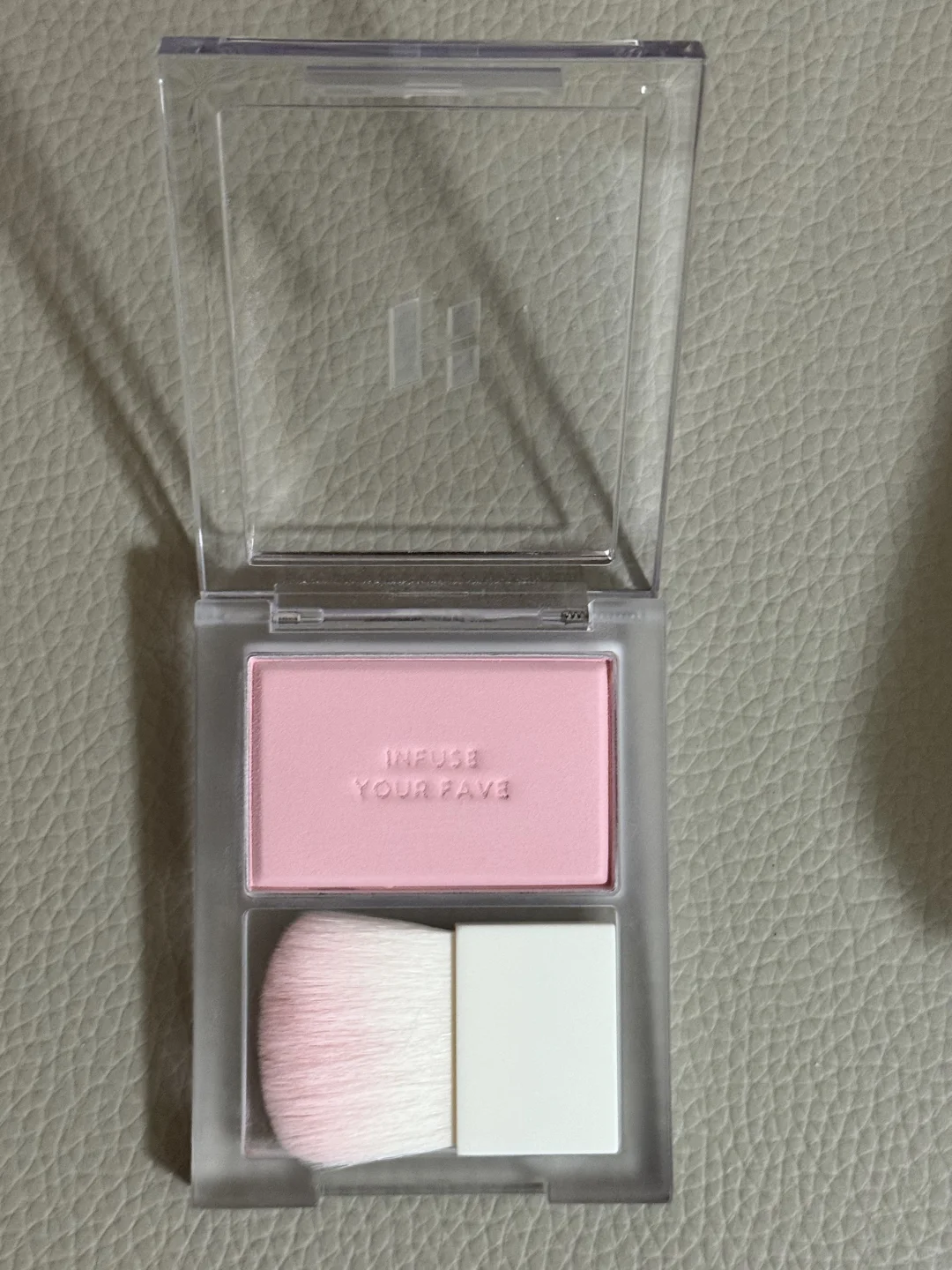 不发白的一块纯正牛奶粉色