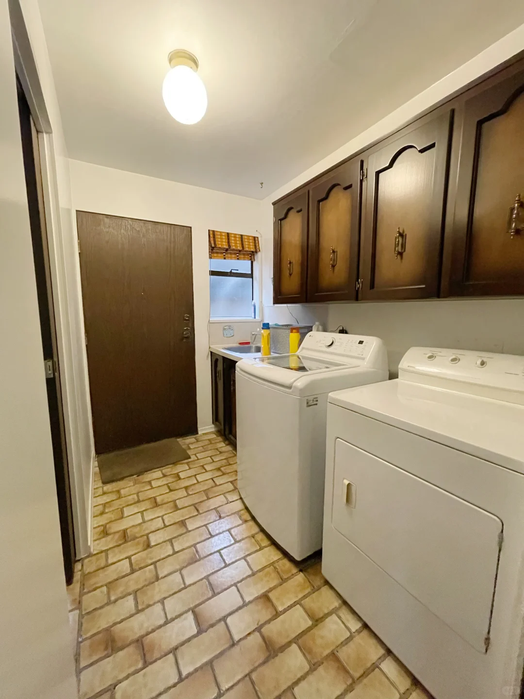 这么低的价格就能租到温西二楼独卫大套房