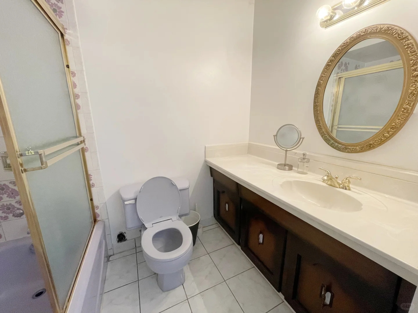 这么低的价格就能租到温西二楼独卫大套房