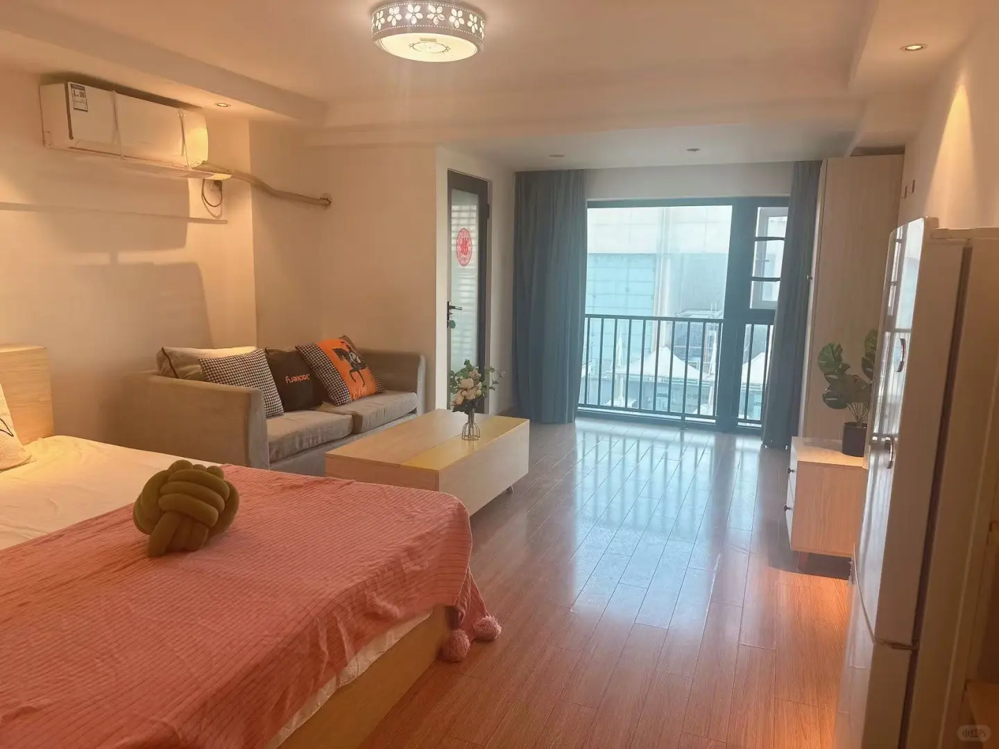 出租：滨江云杉郡一房一厅、价格2300 大学城