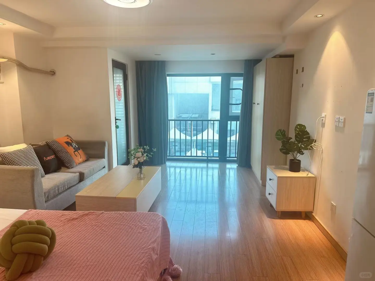 出租：滨江云杉郡一房一厅、价格2300 大学城