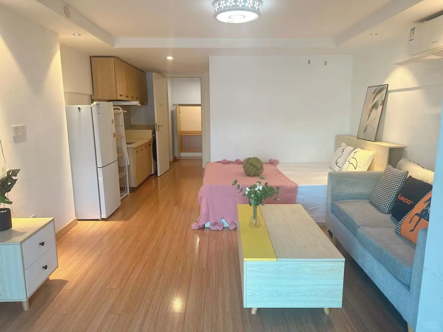 出租：滨江云杉郡一房一厅、价格2300 大学城