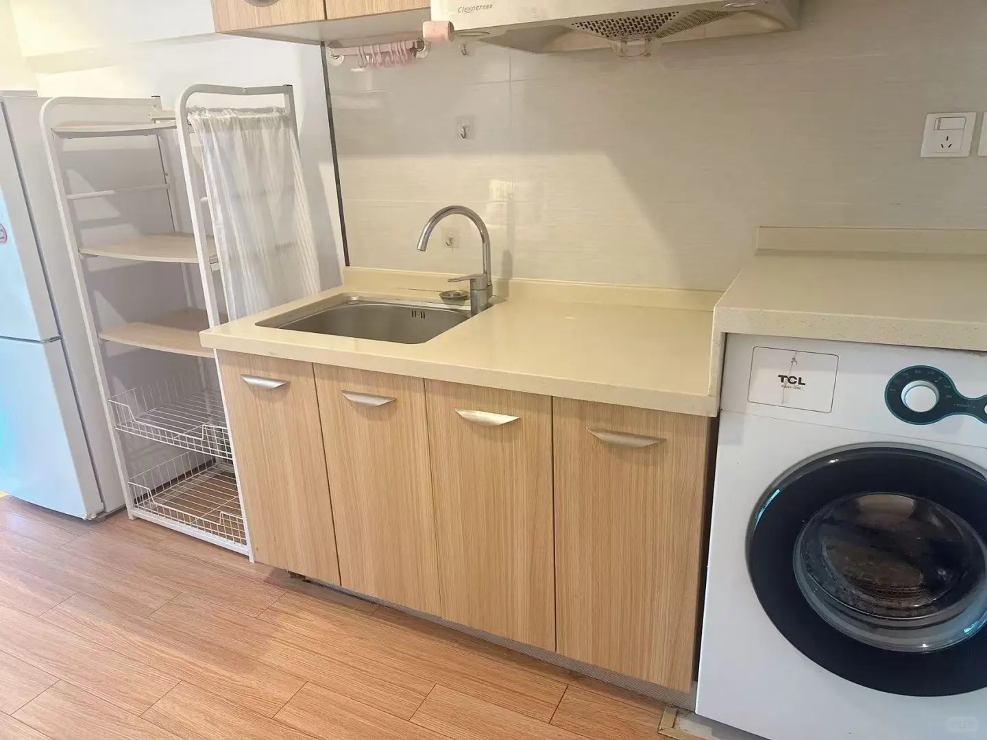 出租：滨江云杉郡一房一厅、价格2300 大学城