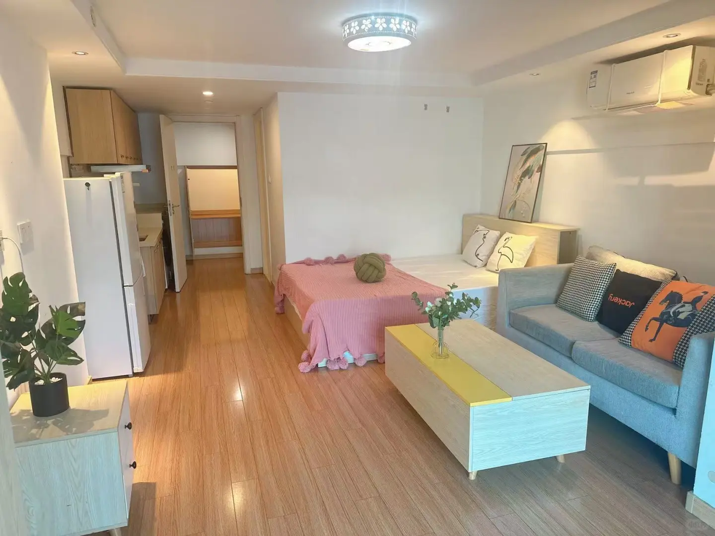 出租：滨江云杉郡一房一厅、价格2300 大学城