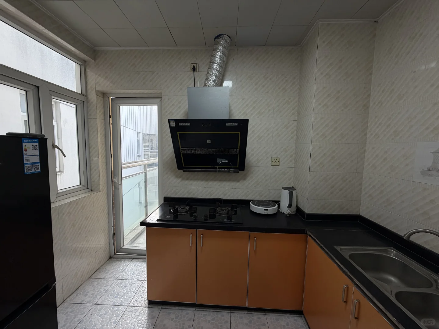 群星新村大两房出租，价格美丽