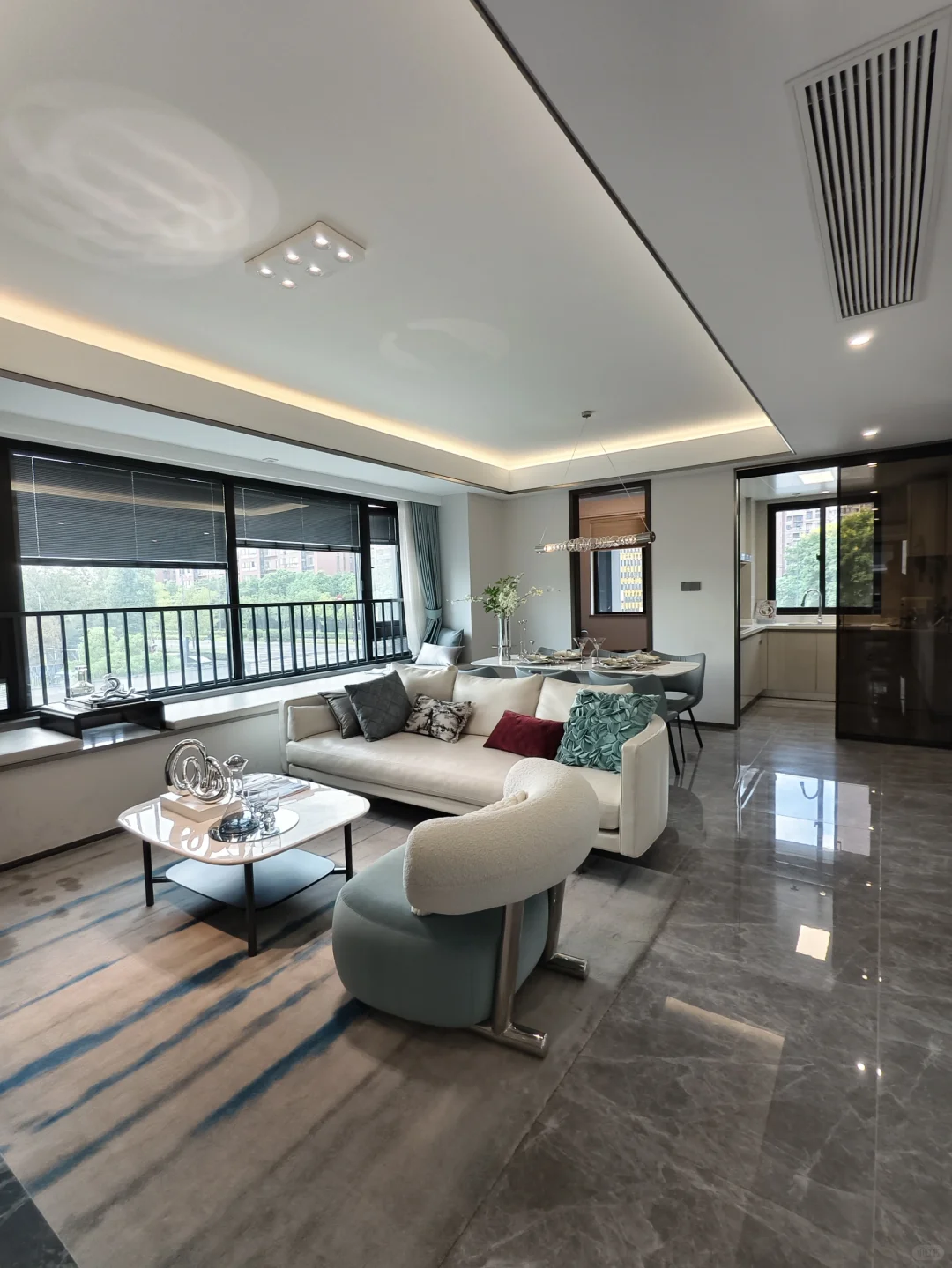 乔司洋房价格也绷不住了，111平275万拿下