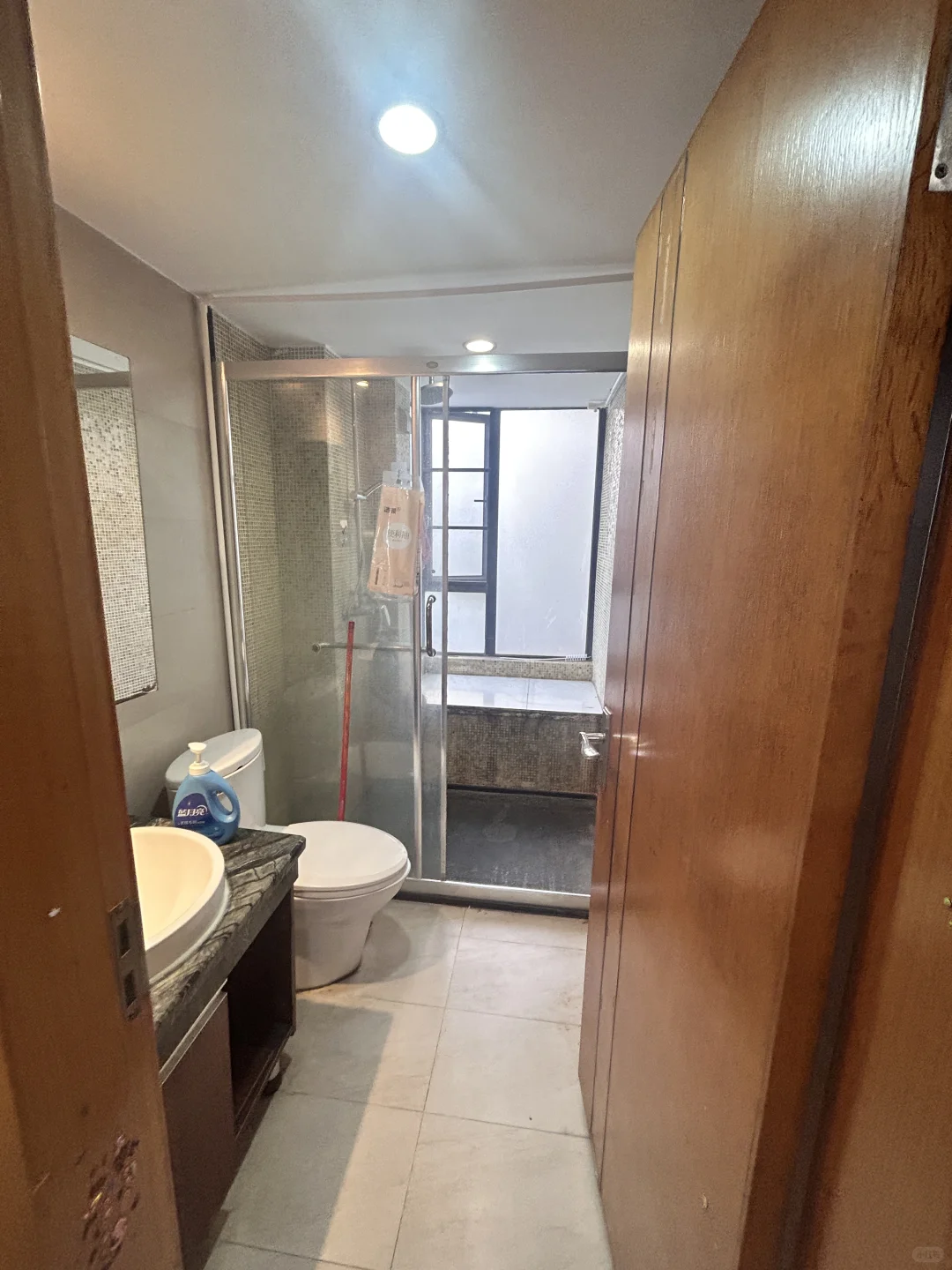 千灯湖地铁站3房，价格2600，拎包入住