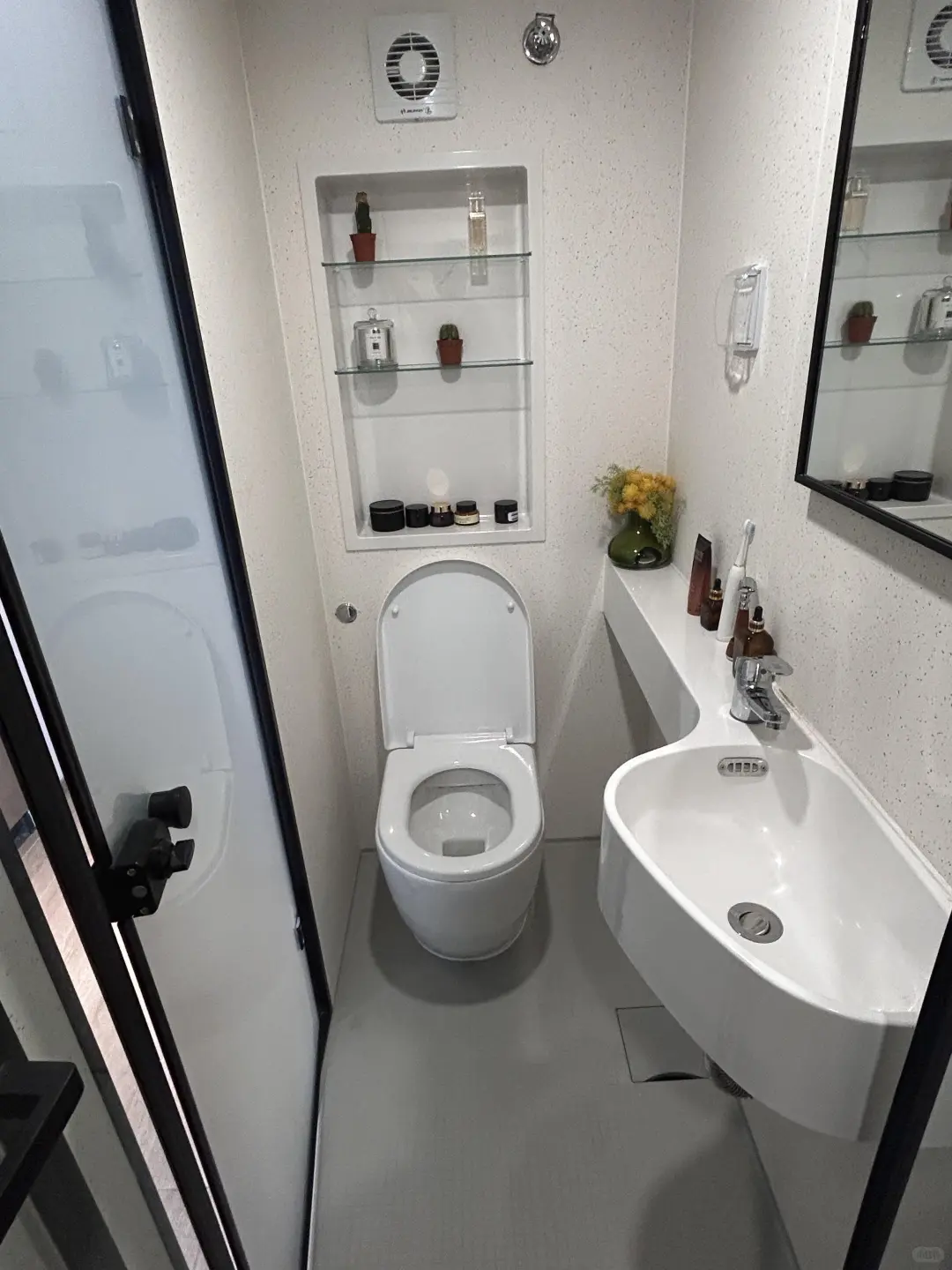 6号线高青路站附近一室一厅2580