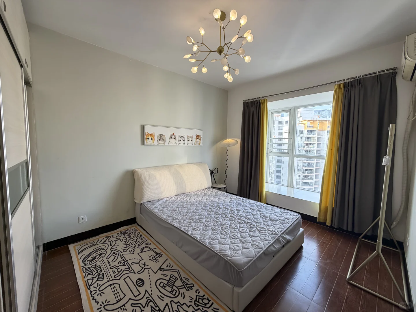 群星新村大两房出租，价格美丽