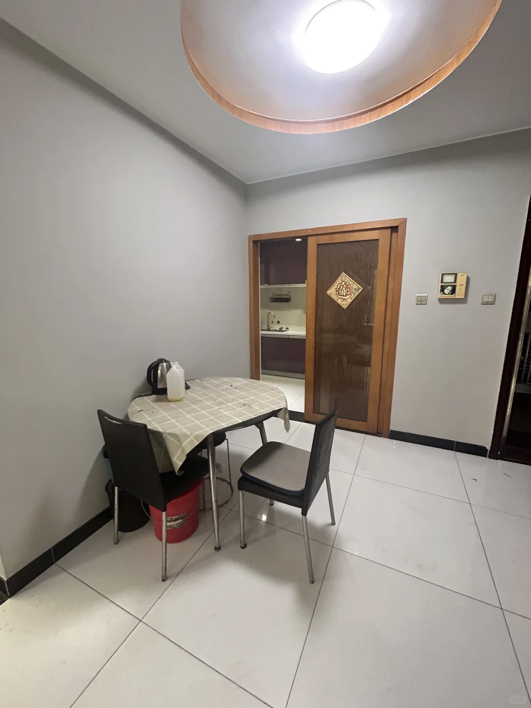 千灯湖地铁站3房，价格2600，拎包入住