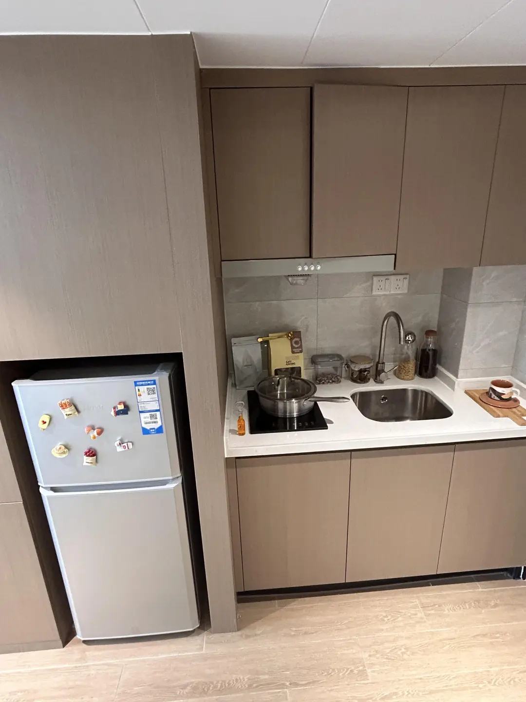 6号线高青路站附近一室一厅2580