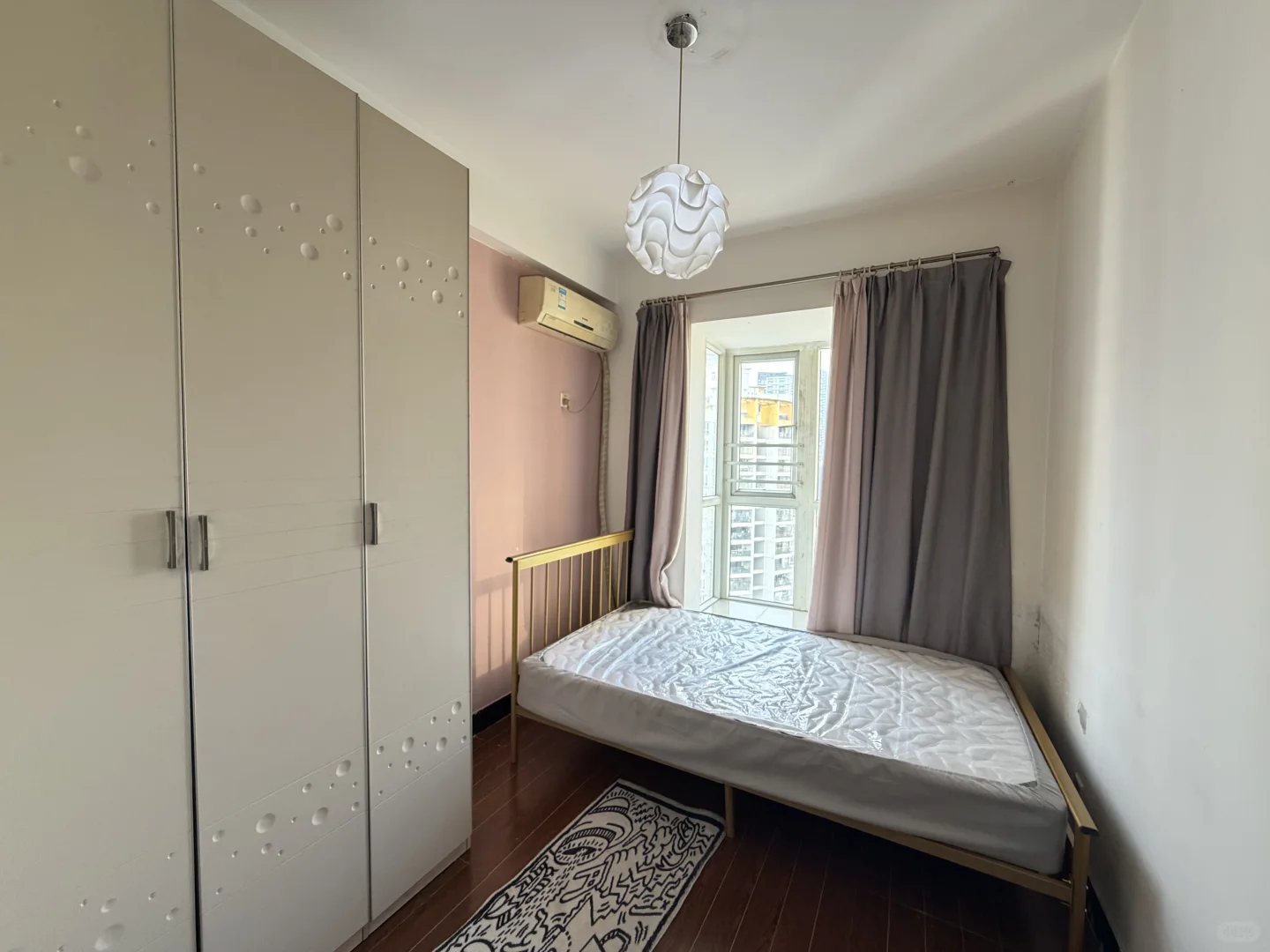 群星新村大两房出租，价格美丽