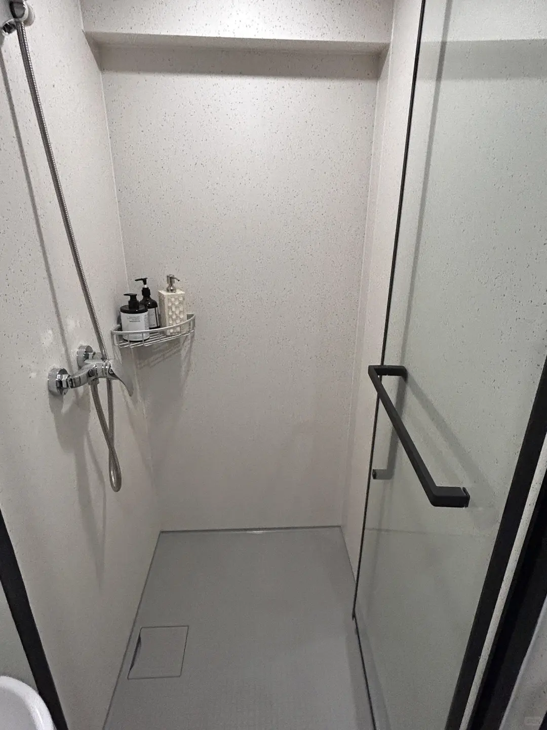 6号线高青路站附近一室一厅2580