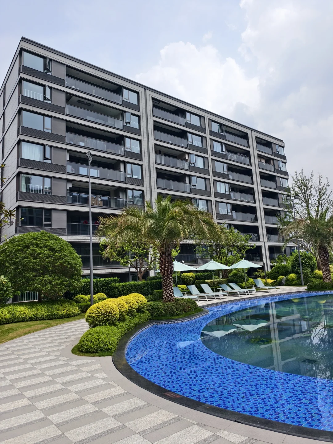 乔司洋房价格也绷不住了，111平275万拿下