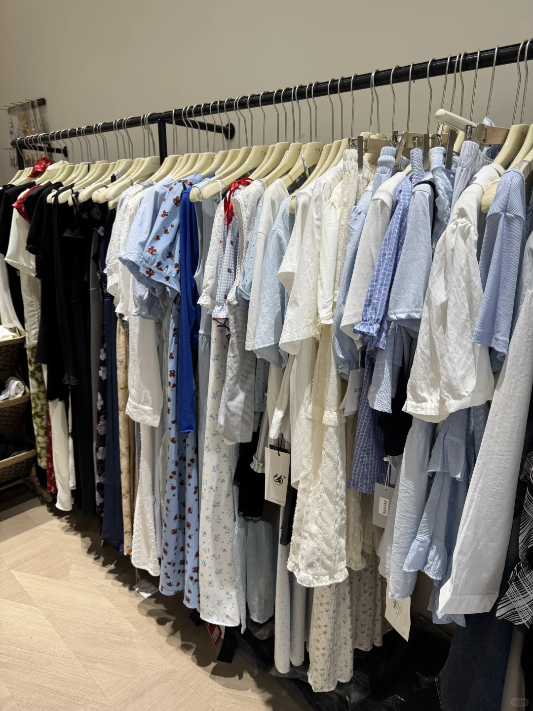 不会还有人不知道这家大码店全场夏款特价啦