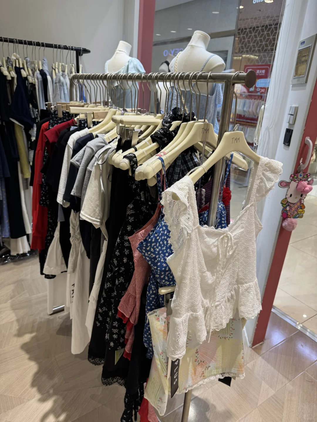 不会还有人不知道这家大码店全场夏款特价啦