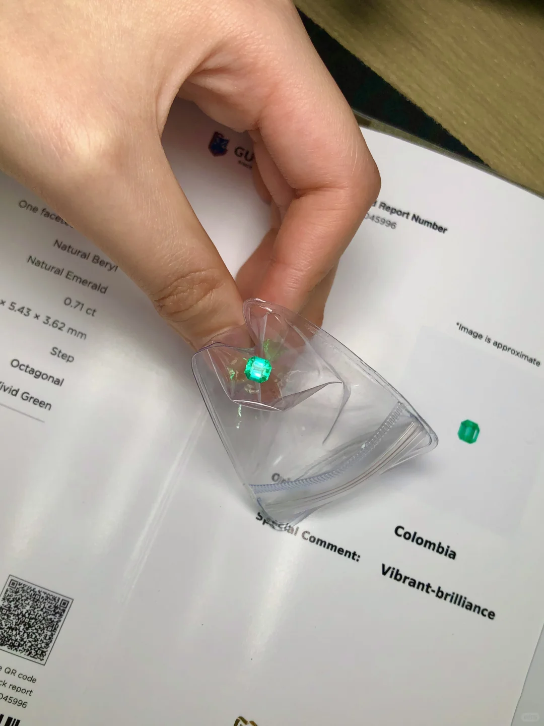 行情不好 忍痛转让这颗祖母绿➗找个新家🏠