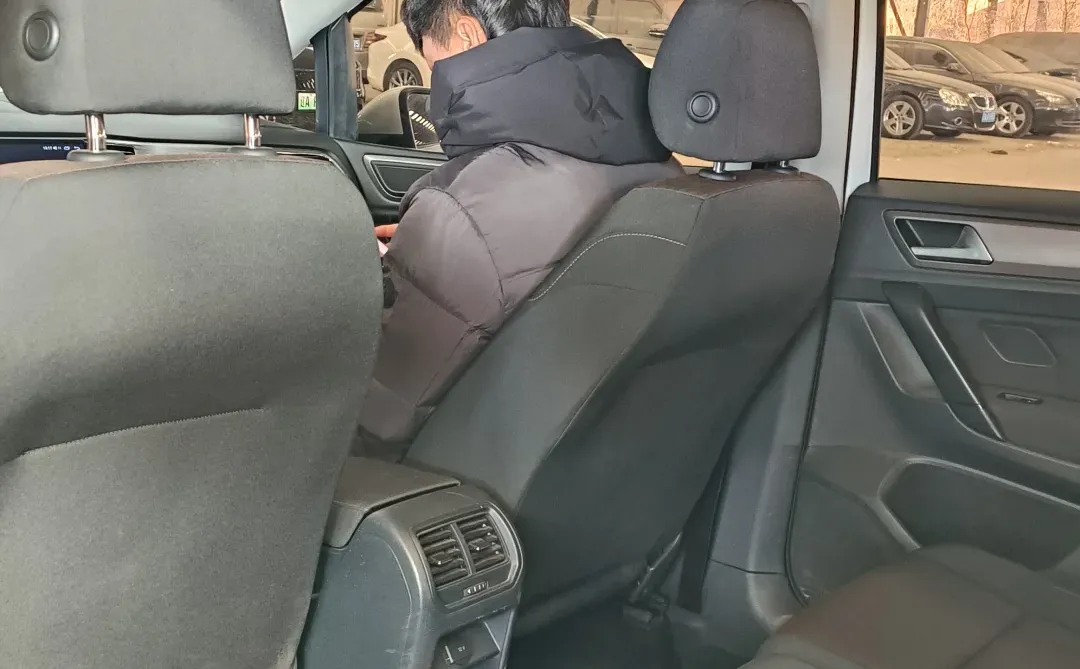 白色高尔夫！女生/新手闭眼入的“城市小精灵