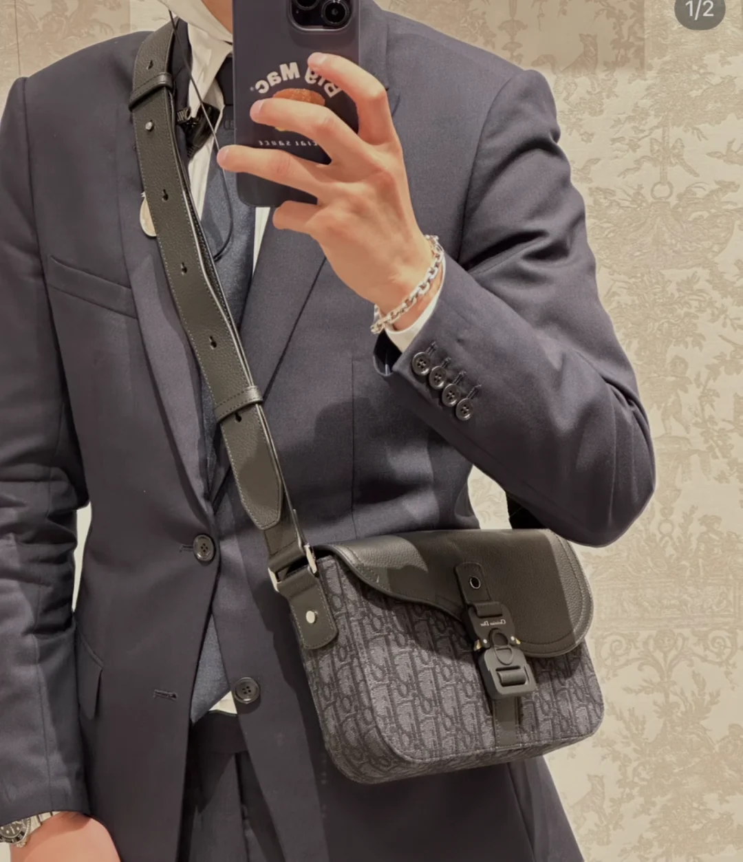 你们会花接近一个月工资买一个包奖励自己吗