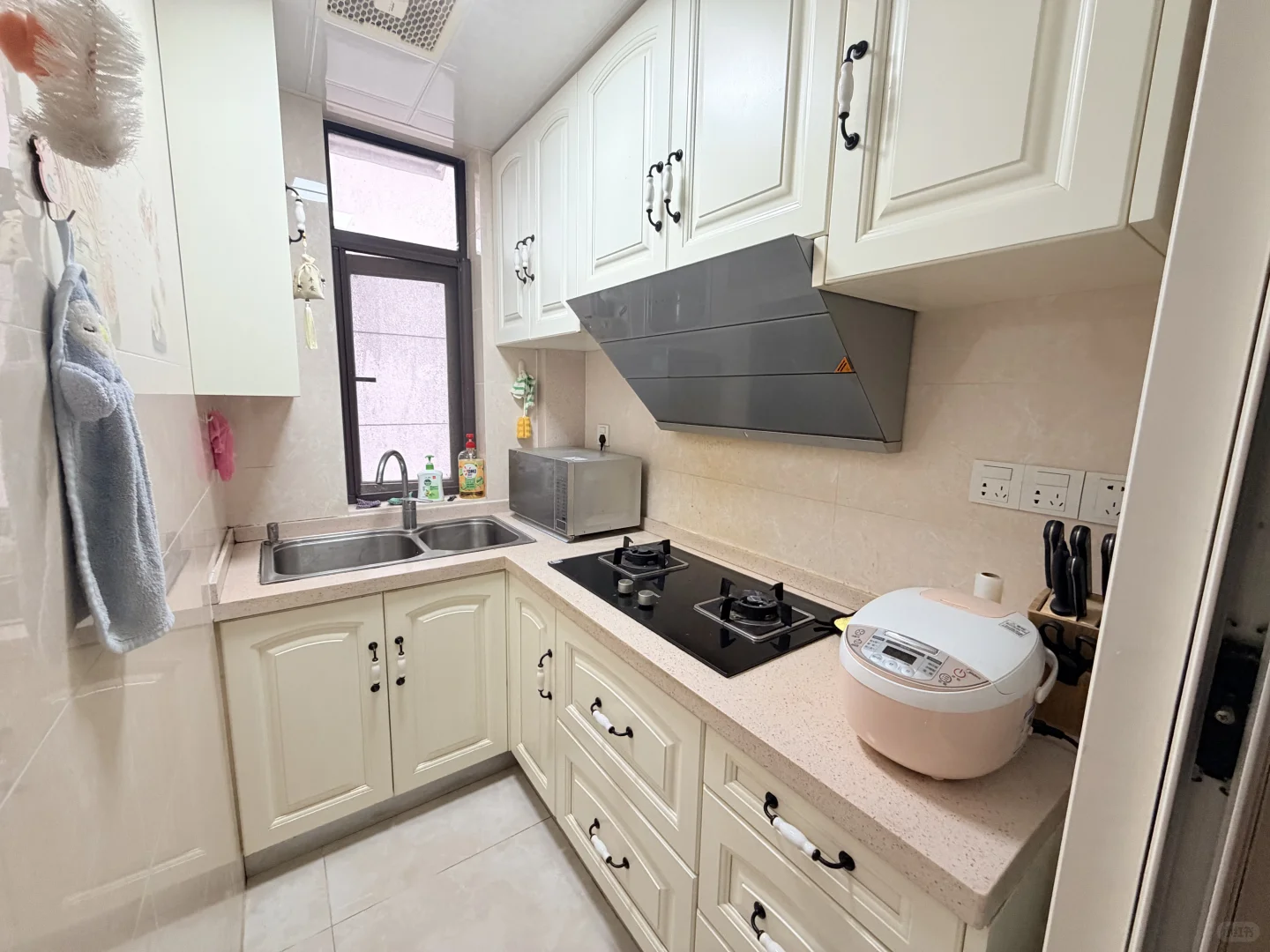 七号线 业主自住精装修一房二厅，价格实惠