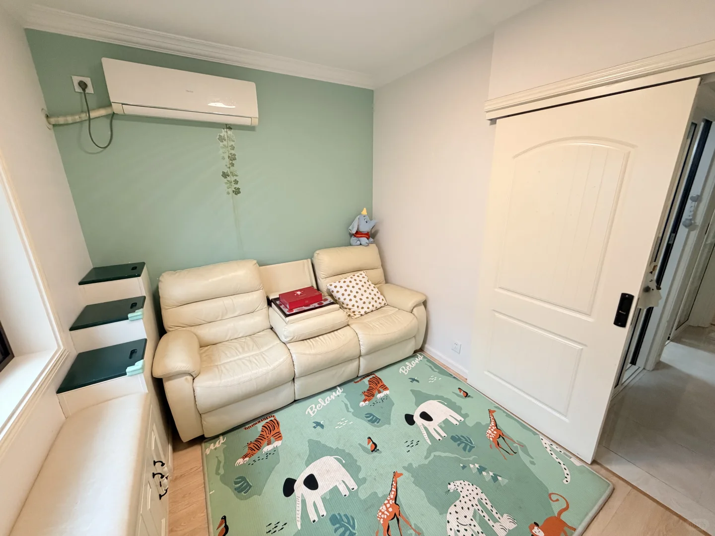 七号线 业主自住精装修一房二厅，价格实惠