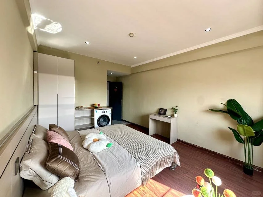 精装一居室大床房🈚️中介费800