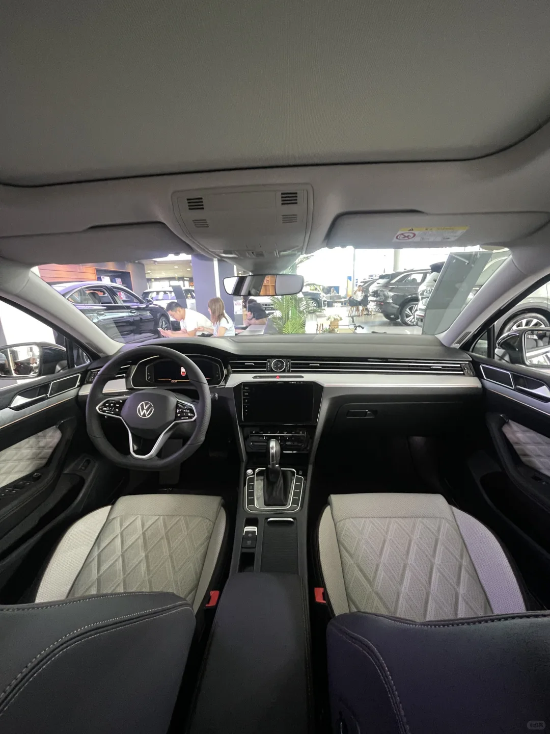 一汽大众12月迈腾价格来了！找我拿底价！