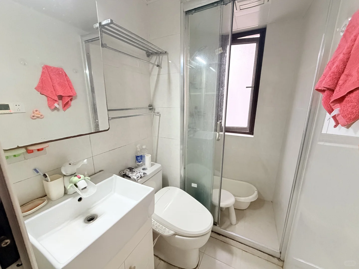 七号线 业主自住精装修一房二厅，价格实惠