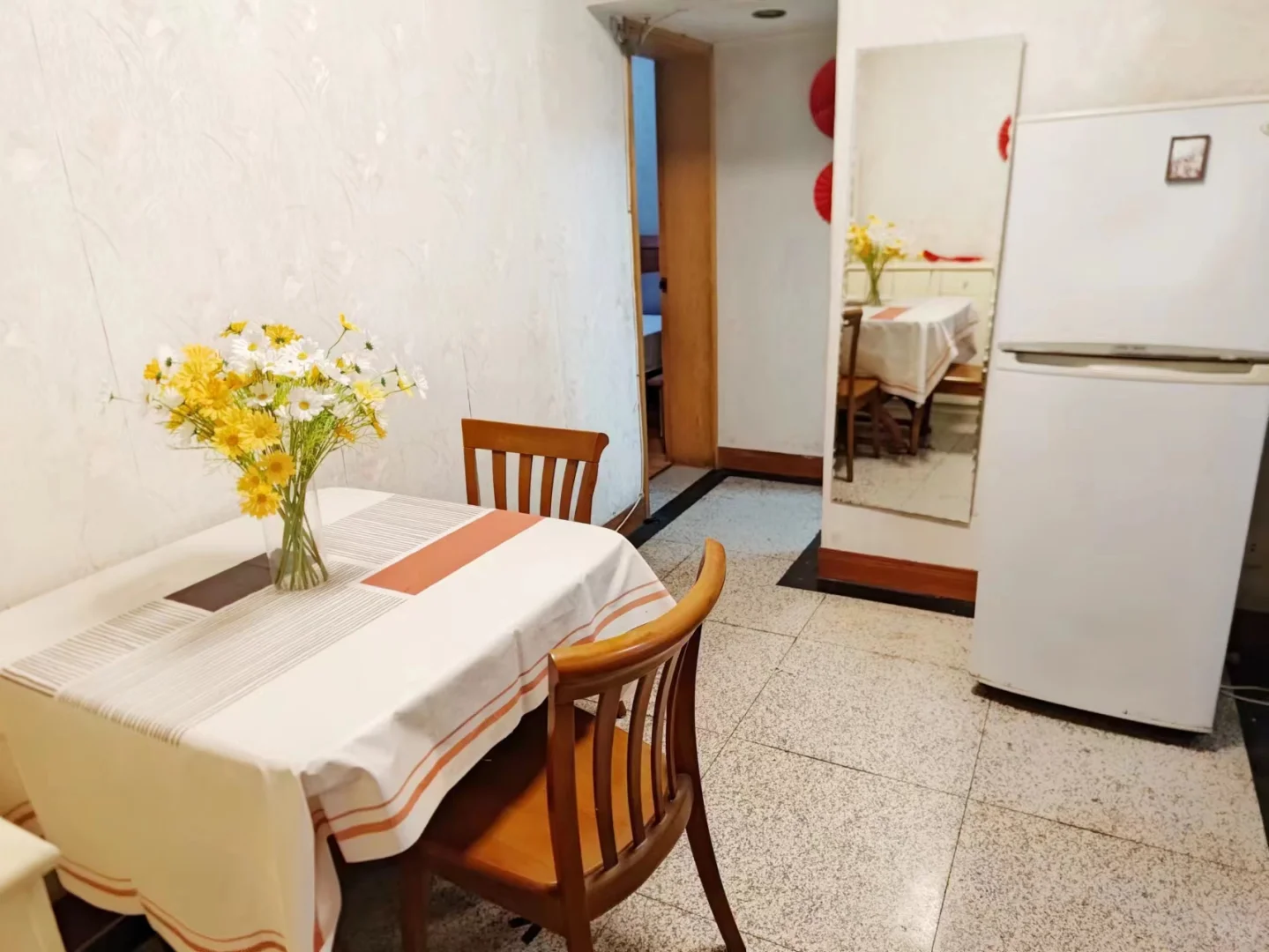 翠苑一区清爽两室学院路地铁价格2000整